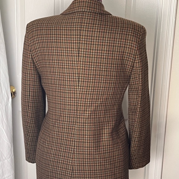 Blazer - Picture 2 of 9